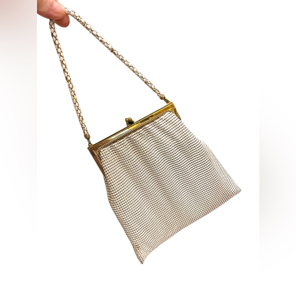 Vintage White Deco Chain Mail metal 1940s Whiting & Davis evening bag we…